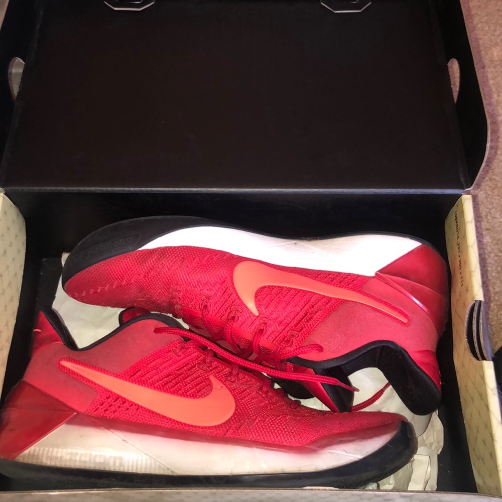 PRICE DROP!! 🥳🥳Kobe A.D